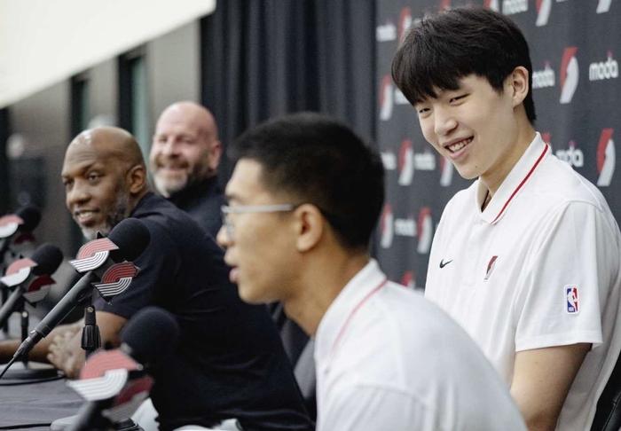 杨翰森现场助威！随着王楚钦3-0大胜 男单8强出炉 国乒+日本各2人