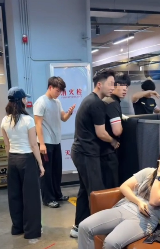 男教练睡4名女学员后续：有两位已结婚，画面流出，女子很漂亮