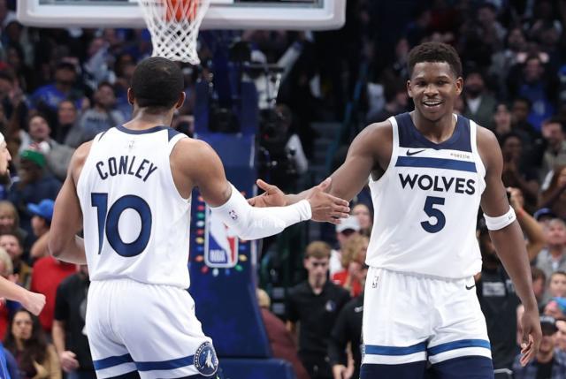 1735206400134006568.jpg 华体会体育-小时候的梦想!爱德华兹圆梦圣诞大战:赢球更爽