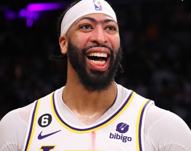 1682239176621088871.png 华体会hth-戴维斯触底反弹统治攻防 湖人晋级概率已超七成