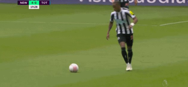 华体会-英超赛季最佳传球！当世除了莫德里奇就是他？